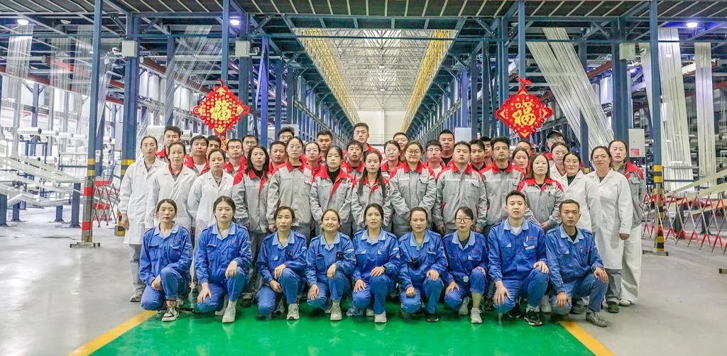 以“中國(guó)強(qiáng)度”鍛造大國(guó)筋骨：中復(fù)神鷹西寧公司青年團(tuán)隊(duì)問鼎中國(guó)青年五四獎(jiǎng)?wù)录w